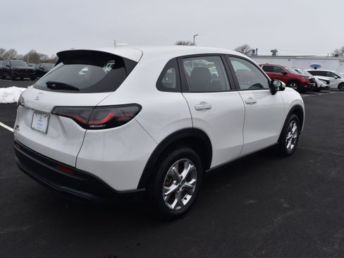 Certified 2024 Honda HR-V LX image 3