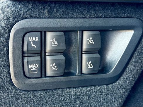 Used 2023 BMW X7 xDrive40i w/ Premium Package AWD/4WD image 12
