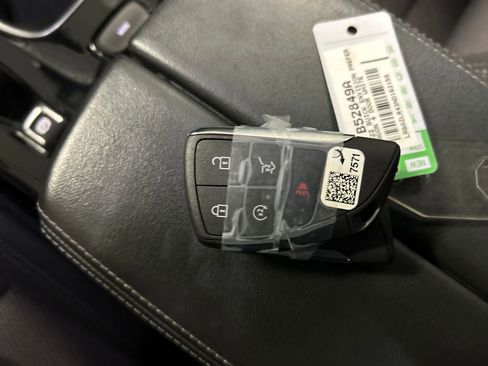 Used 2023 Buick Envision Preferred image 22