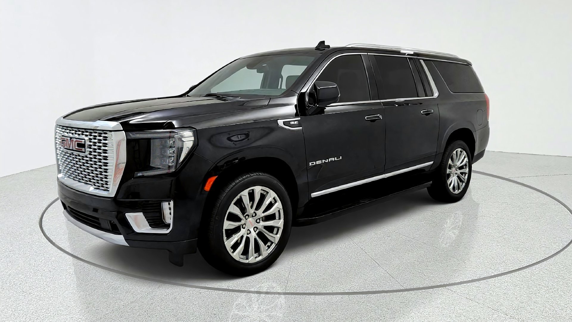 Used 2024 GMC Yukon XL Denali AWD/4WD image 1