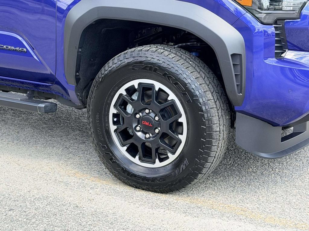 Certified 2025 Toyota Tacoma TRD Off-Road w/ TRD Off Road Premium Package AWD/4WD image 26