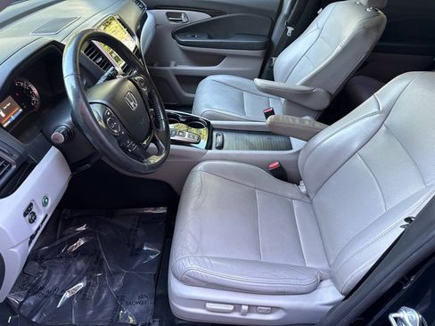 Used 2017 Honda Pilot Elite image 11
