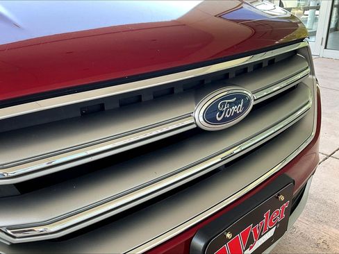 Used 2017 Ford Escape Titanium FWD image 31