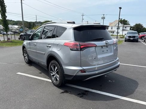 Used 2017 Toyota RAV4 XLE AWD/4WD image 8