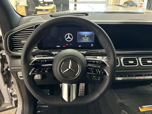 New 2025 Mercedes-Benz GLS 580 4MATIC image 8