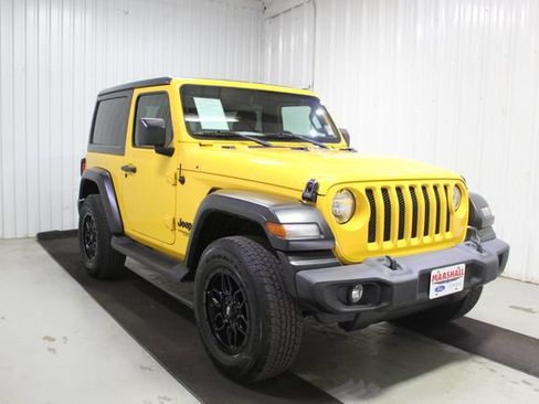 Used 2019 Jeep Wrangler Sport AWD/4WD image 3