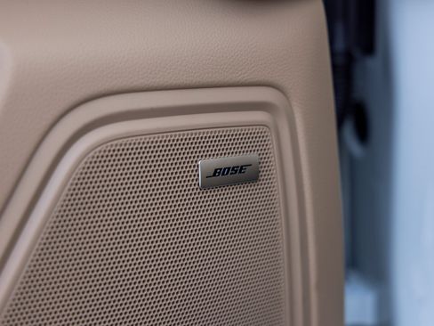 Certified 2025 Porsche Macan image 23