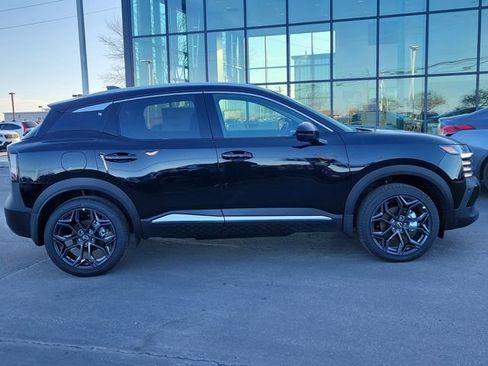 New 2026 Nissan Kicks SR w/ SR Premium Package image 8