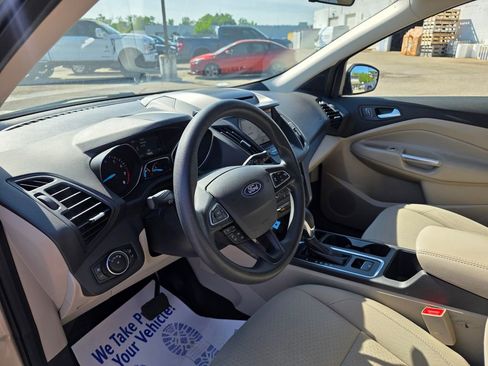 Used 2018 Ford Escape SE w/ SE Sync 3 Package AWD/4WD image 15