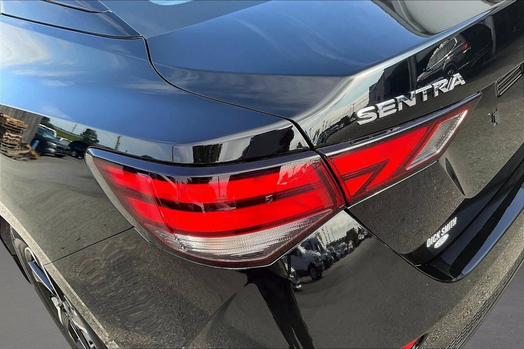 Used 2025 Nissan Sentra SV FWD image 22