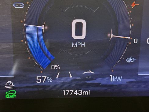 Used 2024 Chevrolet Equinox EV RS FWD image 19