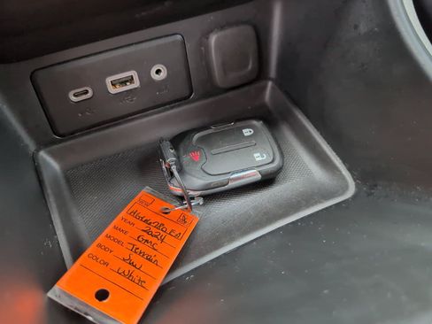 Used 2024 GMC Terrain SLE FWD image 20