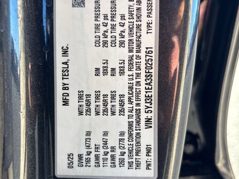 Used 2025 Tesla Model 3 image 33
