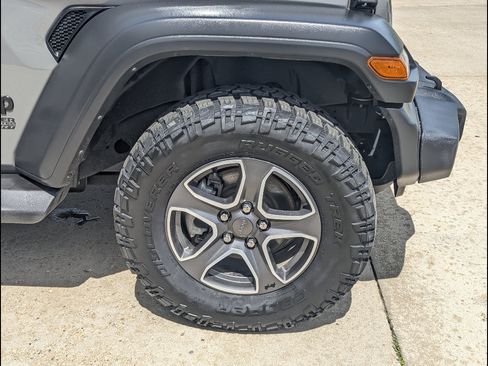 Used 2021 Jeep Wrangler Unlimited Sport AWD/4WD image 17