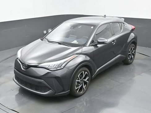 Used 2022 Toyota C-HR XLE FWD image 16