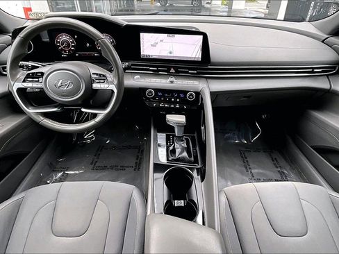 Used 2023 Hyundai Elantra SEL w/ Convenience Package image 7