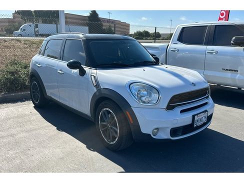 Used 2016 MINI Cooper Countryman S FWD image 2