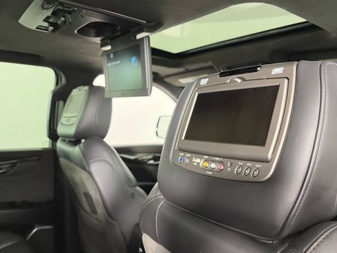 Used 2016 Cadillac Escalade Platinum AWD/4WD image 31