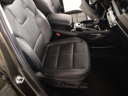 Used 2024 Kia Telluride EX w/ EX Captain's Chair Package image 14