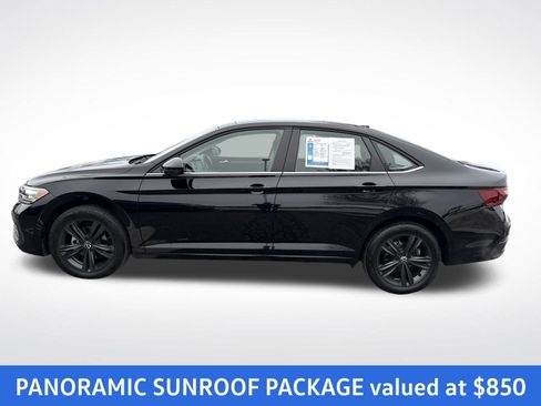 Certified 2024 Volkswagen Jetta SE w/ Panoramic Sunroof Package image 2
