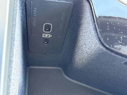 New 2026 Volvo XC60 B5 Plus w/ Protection Package Premier image 31