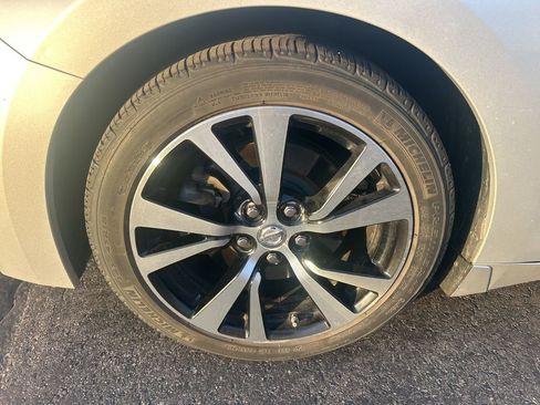 Used 2017 Nissan Maxima 3.5 SV image 5