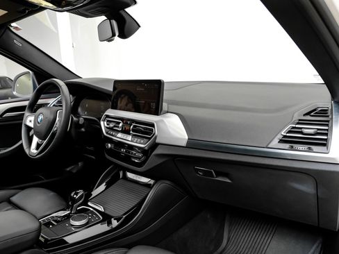 Used 2025 BMW X4 xDrive30i image 16