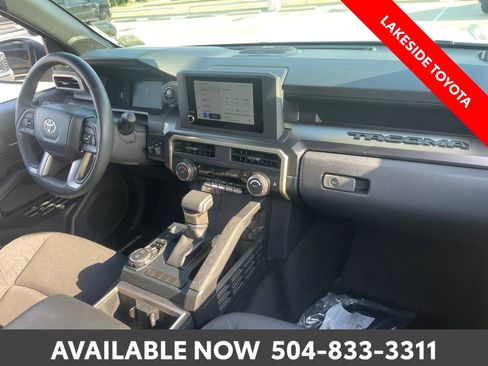 Certified 2025 Toyota Tacoma SR5 w/ SR5 Upgrade Package AWD/4WD image 17