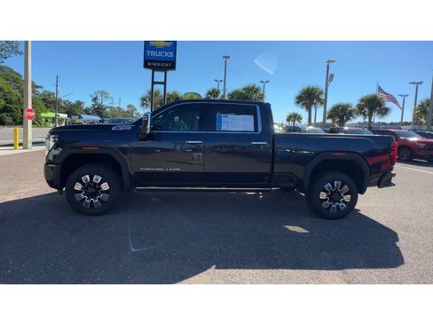 Used 2024 GMC Sierra 3500 Denali w/ Denali Reserve Package image 5