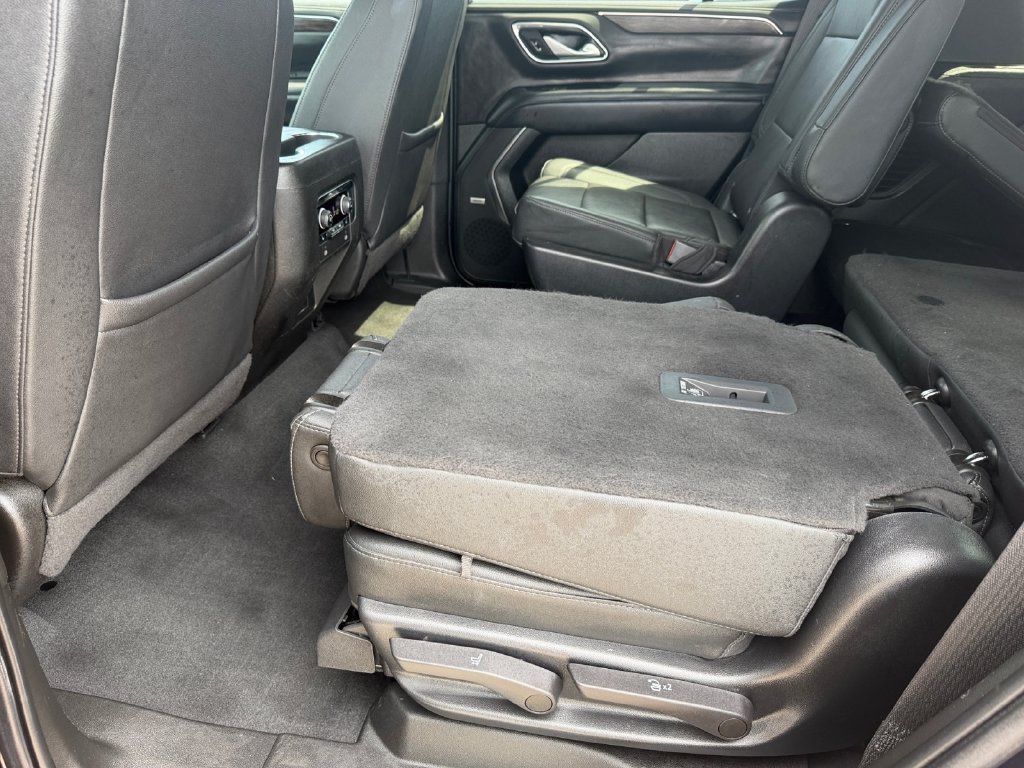 Used 2022 Chevrolet Tahoe Z71 w/ Luxury Package AWD/4WD image 17