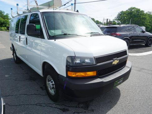 Used 2021 Chevrolet Express 2500 w/ Enhanced Convenience Package RWD image 4