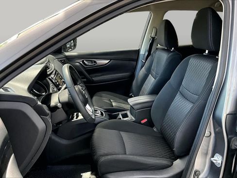 Used 2017 Nissan Rogue SV FWD image 8