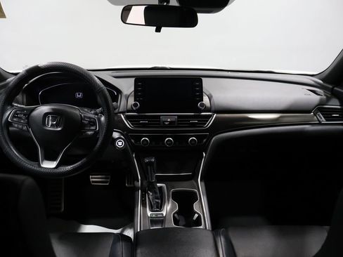 Used 2018 Honda Accord Sport image 15