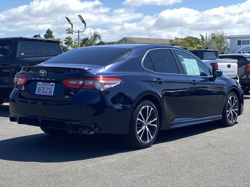 Used 2018 Toyota Camry SE FWD image 3