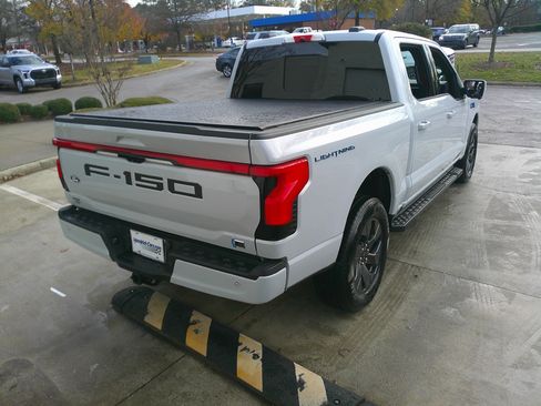 Used 2025 Ford F150 Lightning Lariat image 16