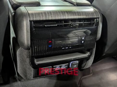 Used 2024 Jeep Wagoneer L Series II w/ Flexible Seating Group image 30