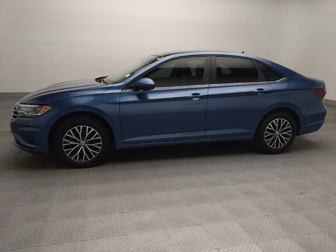 Used 2020 Volkswagen Jetta SE FWD image 2