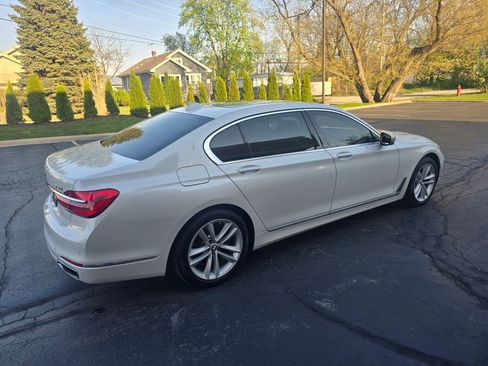 Used 2018 BMW 750i xDrive image 12