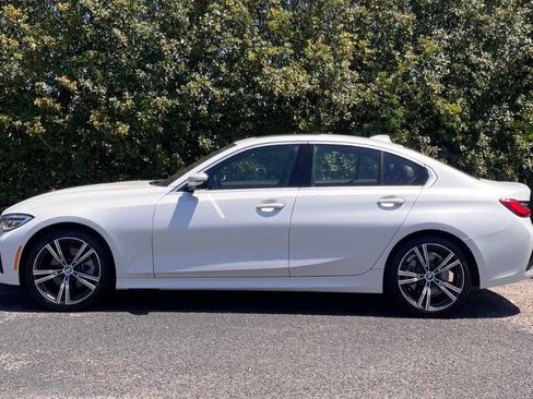 Used 2019 BMW 330i Sedan w/ Premium Package image 4