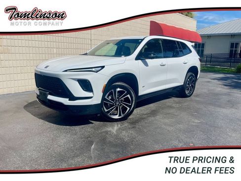 Used 2026 Buick Enclave Sport Touring FWD image 1