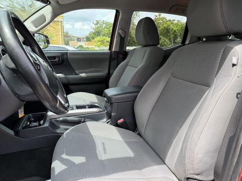 Used 2017 Toyota Tacoma SR5 image 12