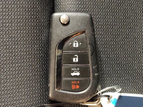 Used 2023 Toyota Corolla LE image 32