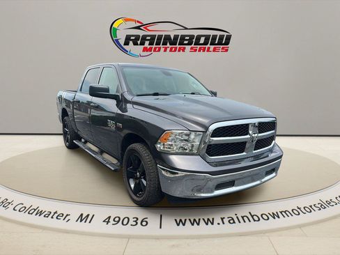 Used 2022 RAM 1500 Classic SLT AWD/4WD image 3