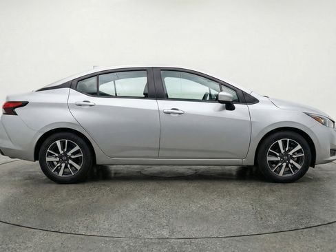 Used 2025 Nissan Versa SV FWD image 11