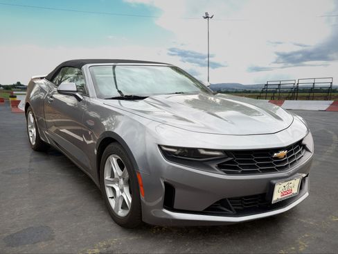 Used 2020 Chevrolet Camaro LT RWD image 2