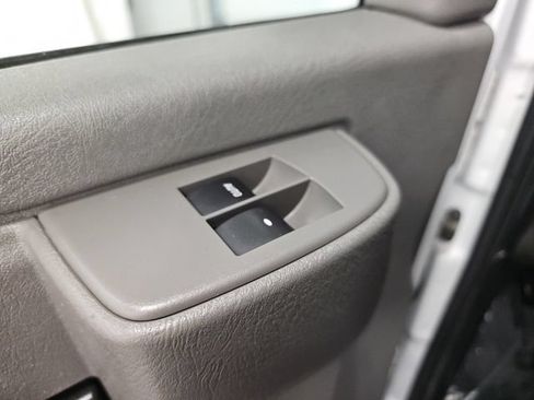 Used 2017 Chevrolet Express 3500 LT w/ LT Preferred Equipment Group RWD image 12