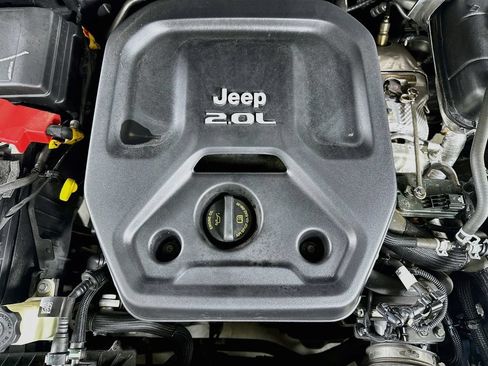 Used 2023 Jeep Wrangler Unlimited Sahara w/ Cold Weather Group AWD/4WD image 29