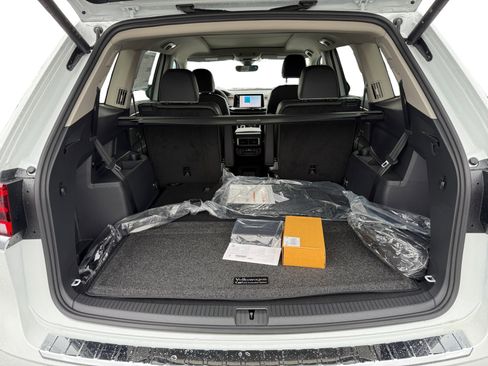 New 2025 Volkswagen Atlas SEL Premium R-Line image 17
