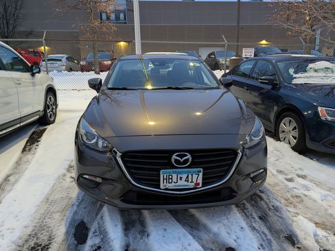 Used 2018 MAZDA MAZDA3 Sport image 2