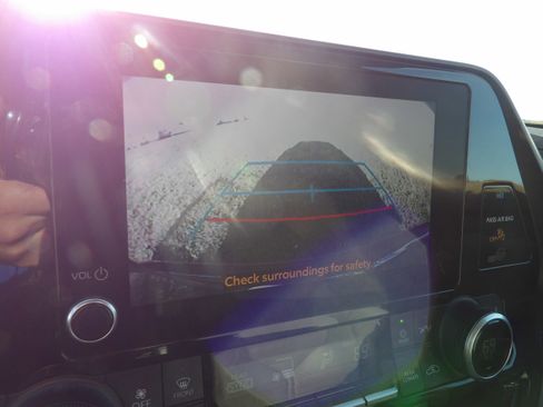 Used 2023 Toyota Highlander XLE image 20